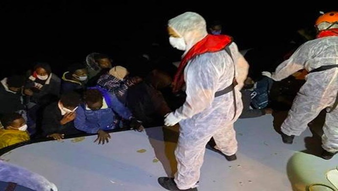 Türk Kara Sularına İtilen 16 Sığınmacı Kurtarıldı