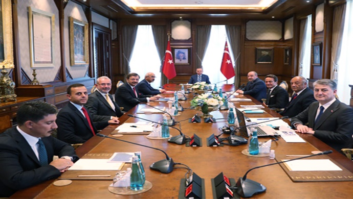 Cumhurbaşkanı Erdoğan, TOGG Yönetim Kurulu Üyelerini kabul etti