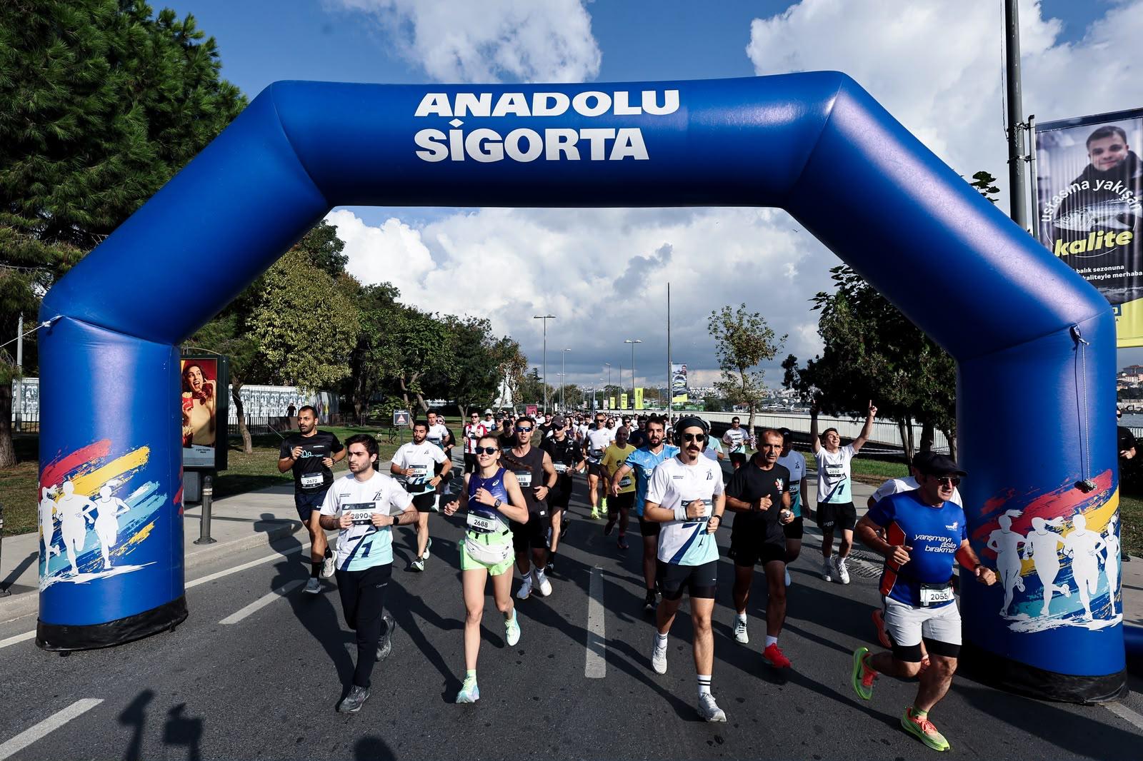 Anadolu Sigorta Bir Adım Daha Koşusu Haliç’te Sporseverleri Buluşturdu